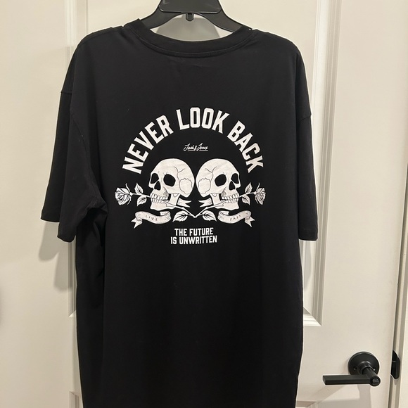 NWOT Jack & Jones Never Look Back Tee - Picture 4 of 4